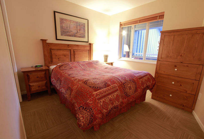 Hotel Town Plaza | Whistler | British Columbia | Canada 11