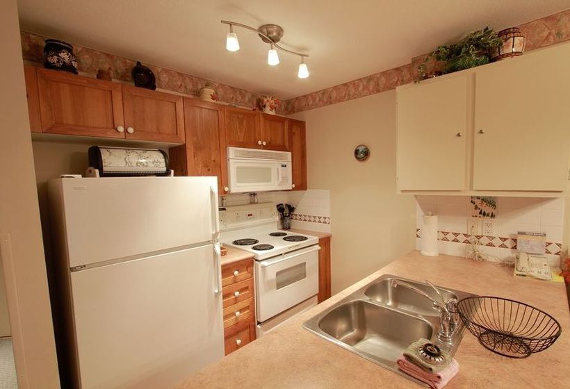 Hotel Town Plaza | Whistler | British Columbia | Canada 18