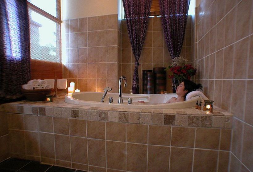 Summit Lodge Boutique Hotel | Whistler | British Columbia | Canada 4