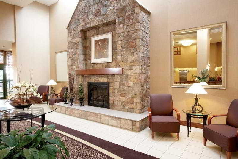 Hotel DoubleTree by Hilton Toronto Airport | Toronto | Ontario | Canada 1