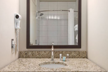 Hotel Weyburn Travelodge | Weyburn | Saskatchewan | Canada 8