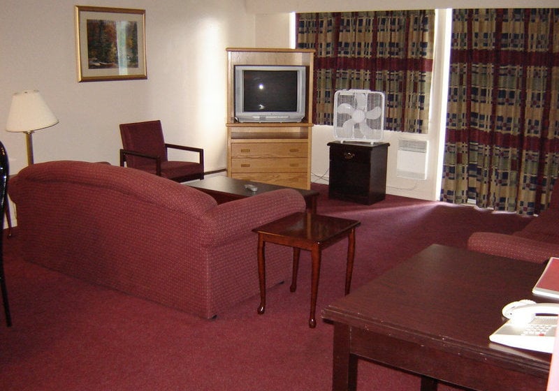 Hotel Port Augusta Suites | Comox | British Columbia | Canada 8