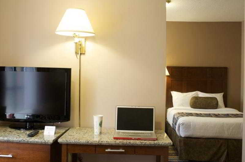 Hotel Ramada Inn & Suites Downtown Vancouver | Vancouver | British Columbia | Canada 1