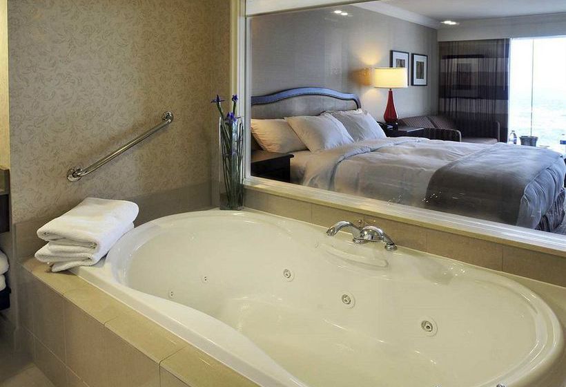 Hilton Hotel & Suites Niagara Falls Fallsview | Niagara Falls | Ontario | Canada 4