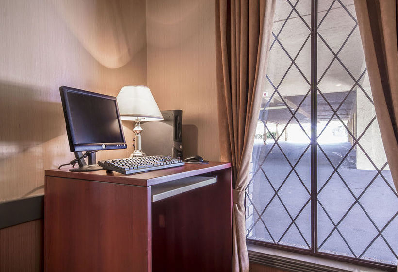 Hotel Econo Lodge & Suites | Victoria | British Columbia | Canada 2