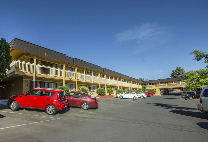 Hotel Econo Lodge & Suites | Victoria | British Columbia | Canada 3