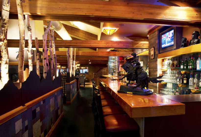 The Oakes Hotel Overlooking the Falls | Niagara Falls | Ontario | Canada 9