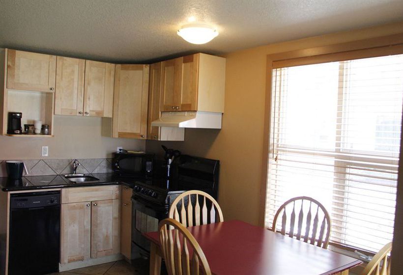 Hotel Waterton Lakes Lodge | Waterton Park | Alberta | Canada 13