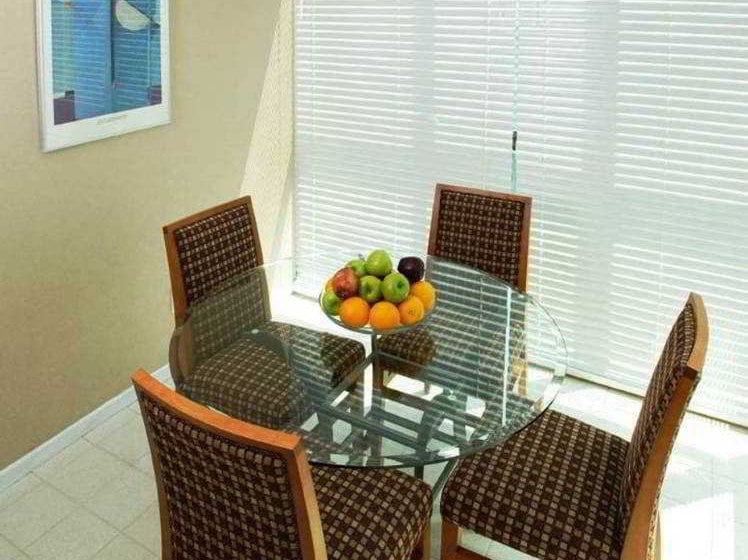 The Landis Hotel & Suites | Vancouver | British Columbia | Canada 20