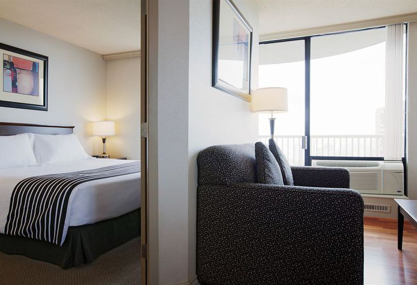 Hotel Sandman Suites on Davie | Vancouver | British Columbia | Canada 7