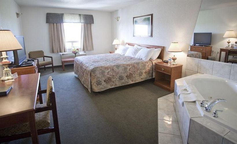 Hotel Service Plus | Grande Prairie | Alberta | Canada 3