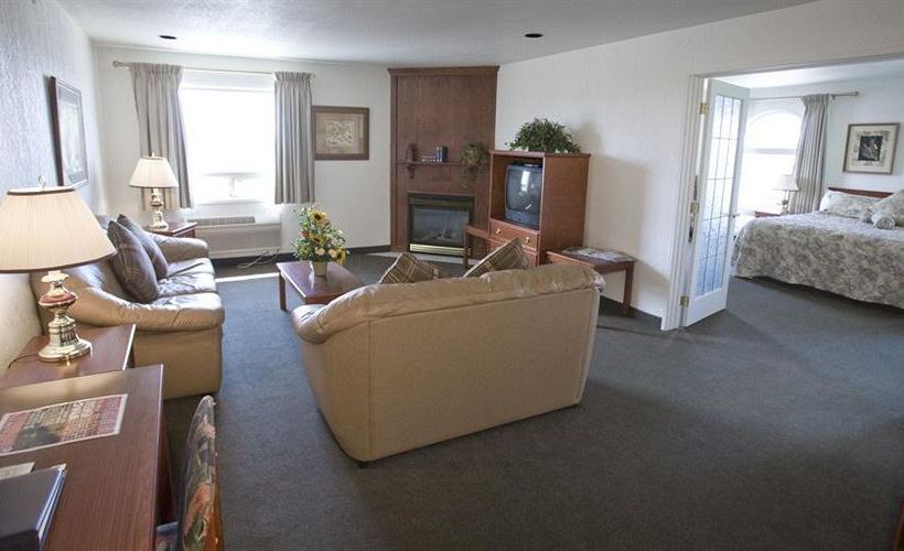 Hotel Service Plus | Grande Prairie | Alberta | Canada 8