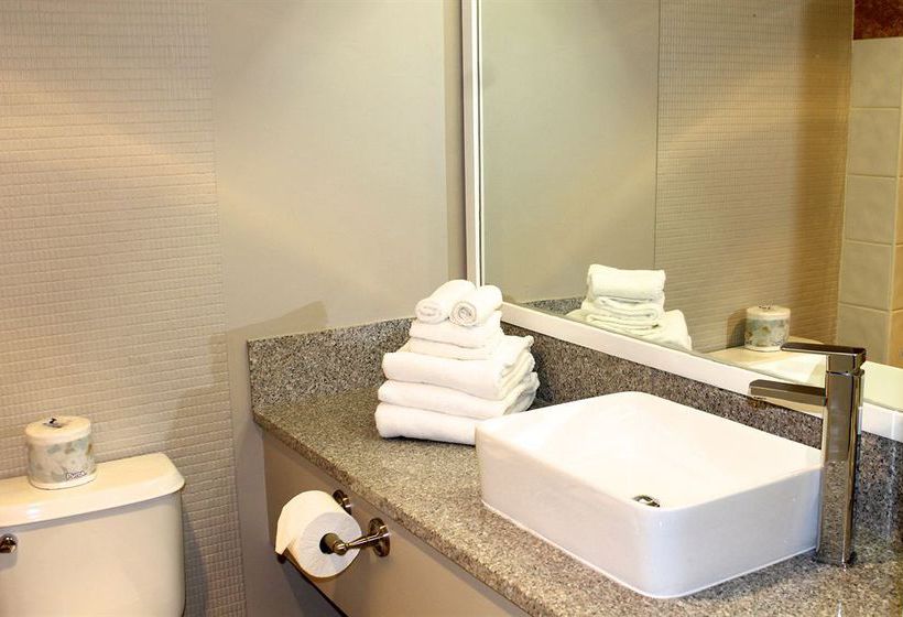 Capital City Center Hotel | Victoria | British Columbia | Canada 17