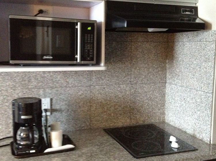 Capital City Center Hotel | Victoria | British Columbia | Canada 5