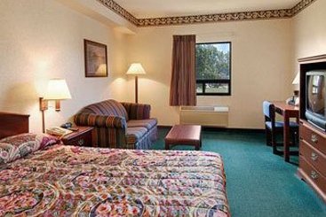 Motel Super 8 Windsor ON | Windsor | Ontario | Canada 1