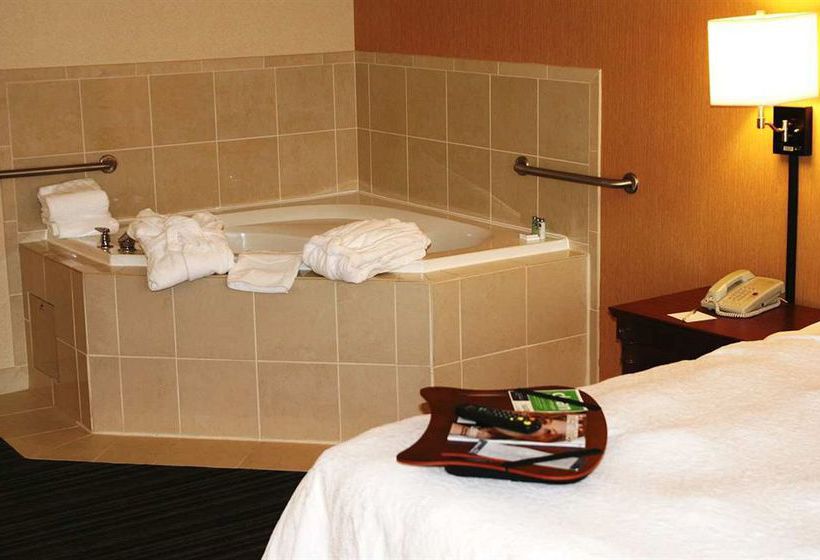 Hotel Hampton Inn & Suites Toronto Airport | Mississauga | Ontario | Canada 12