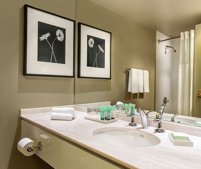 The Hotel at Terminal City Club | North Vancouver | British Columbia | Canada 16