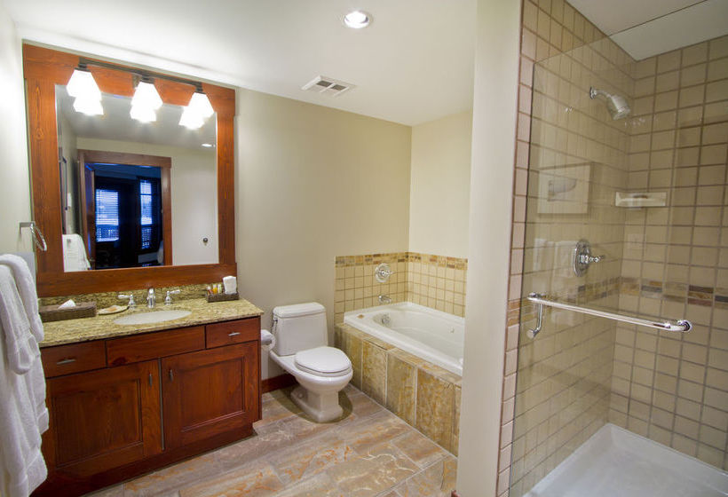 Hotel First Tracks Lodge | Whistler | British Columbia | Canada 1