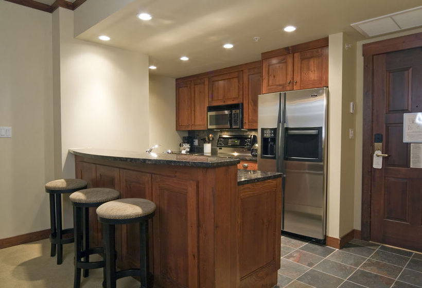 Hotel First Tracks Lodge | Whistler | British Columbia | Canada 10