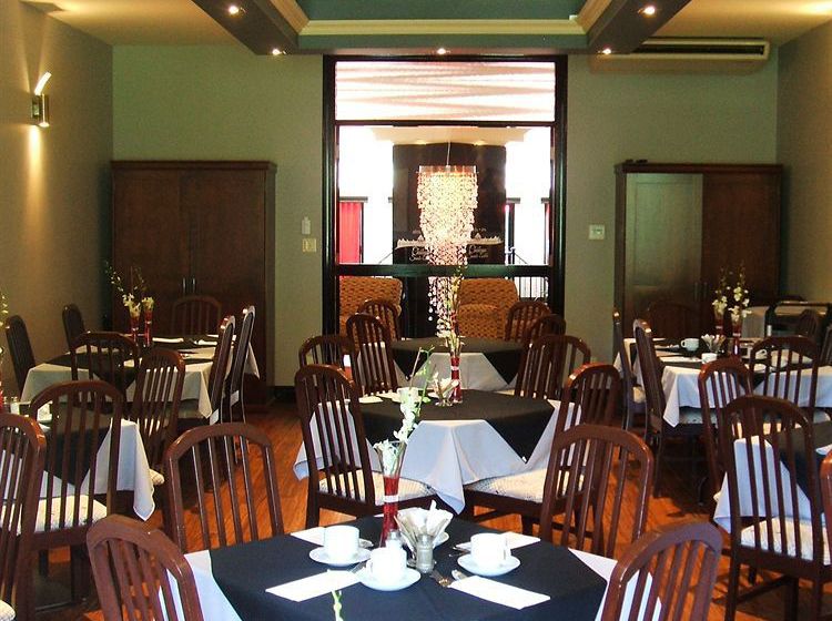 Hotel Le Chateau | Sainte Adele | Quebec | Canada 13