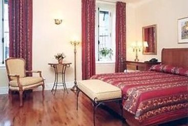 Hotel Aubergue Bonaparte Montreal Quebec