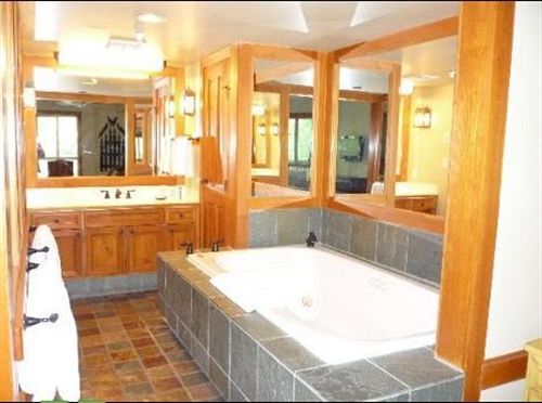 Hotel Club Intrawest | Whistler | British Columbia | Canada 6