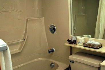 Hotel Colonial House Motor Inn | Perth | Ontario | Canada 4