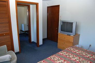 Hotel Colonial House Motor Inn | Perth | Ontario | Canada 9