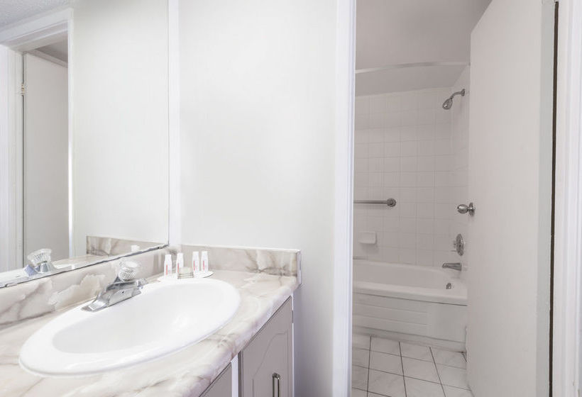 Super 8 Motel | Guelph | Ontario | Canada 10