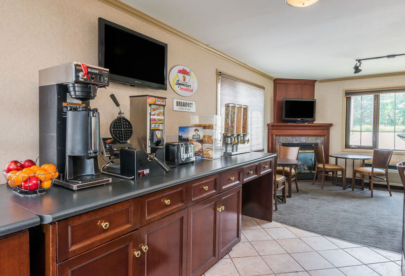 Super 8 Motel | Guelph | Ontario | Canada 2