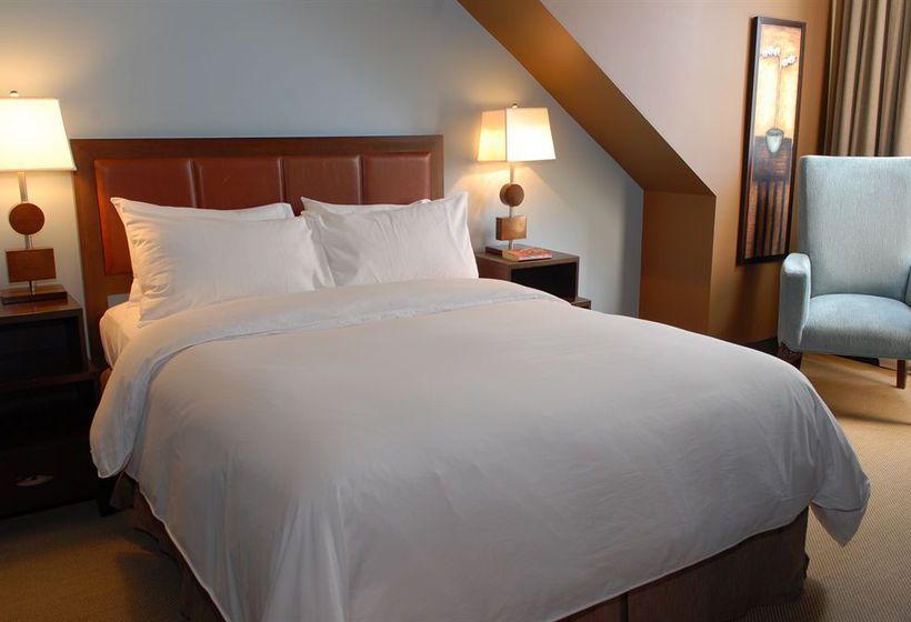 Hotel Ermitage du Lac | Mont Tremblant | Quebec | Canada 18