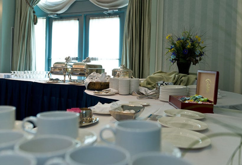 Hotel Waterside Inn | Mississauga | Ontario | Canada 3