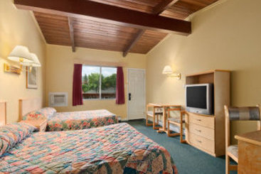 Hotel Econo Lodge | Golden | British Columbia | Canada 7