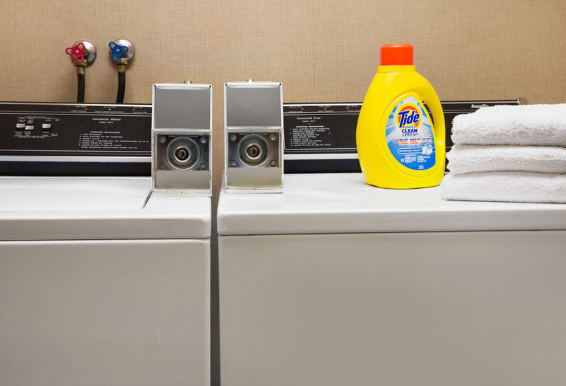 Super 8 Motel | Woodstock | Ontario | Canada 15