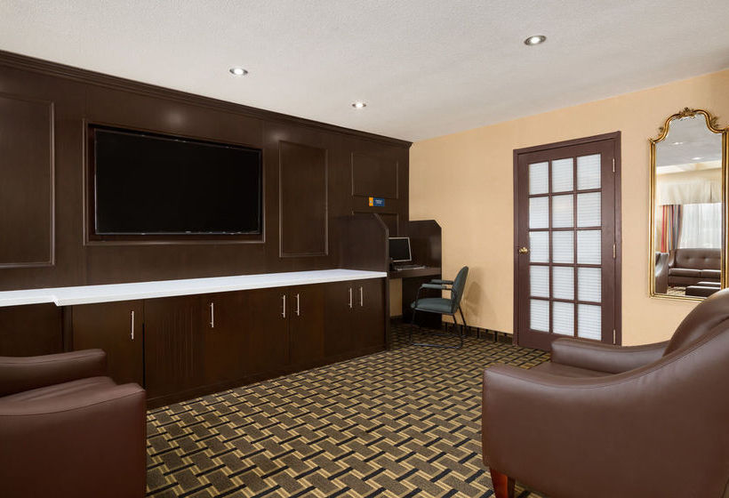 Super 8 Motel | Woodstock | Ontario | Canada 17