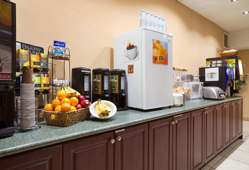 Super 8 Motel | Woodstock | Ontario | Canada 7