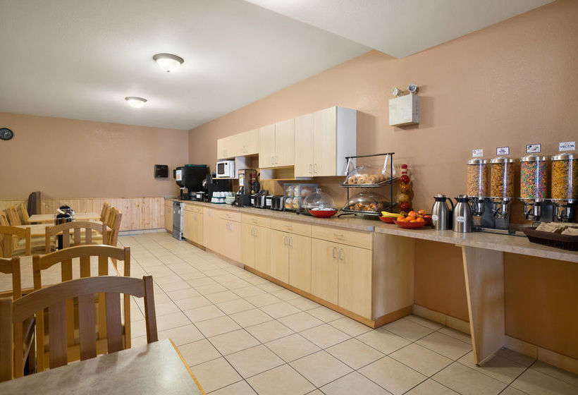 Hotel Ramada Limited Golden | Golden | British Columbia | Canada 2