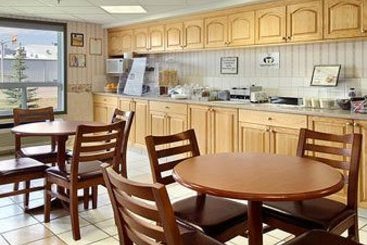 Super 8 Motel | Whitecourt | Alberta | Canadá 1