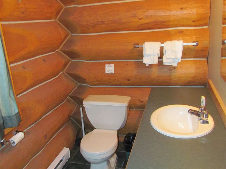 Hotel Kicking Horse River Chalets | Golden | British Columbia | Canada 11