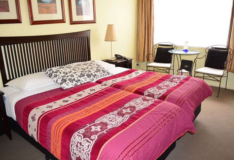 Knightsbridge Apartments Victoria