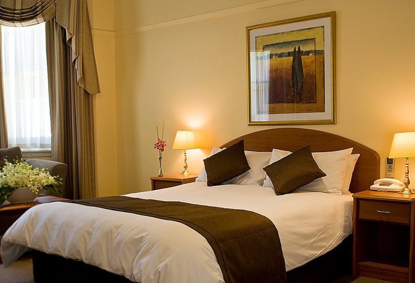 Hotel Charsfield Melbourne