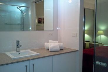 Broadbeach Travel Inn Apartments | Broadbeach | Queensland | Australia 3