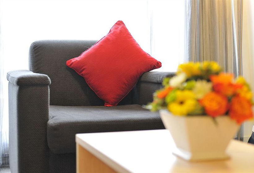 Metro Apartments on Bank Place