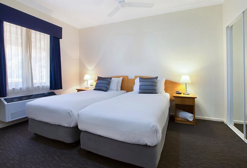 B.w Karratha Central