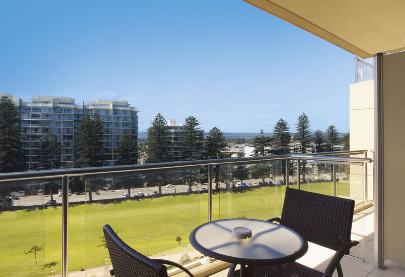 Hotel Oaks Plaza Pier | Glenelg | South Australia | Australia 5