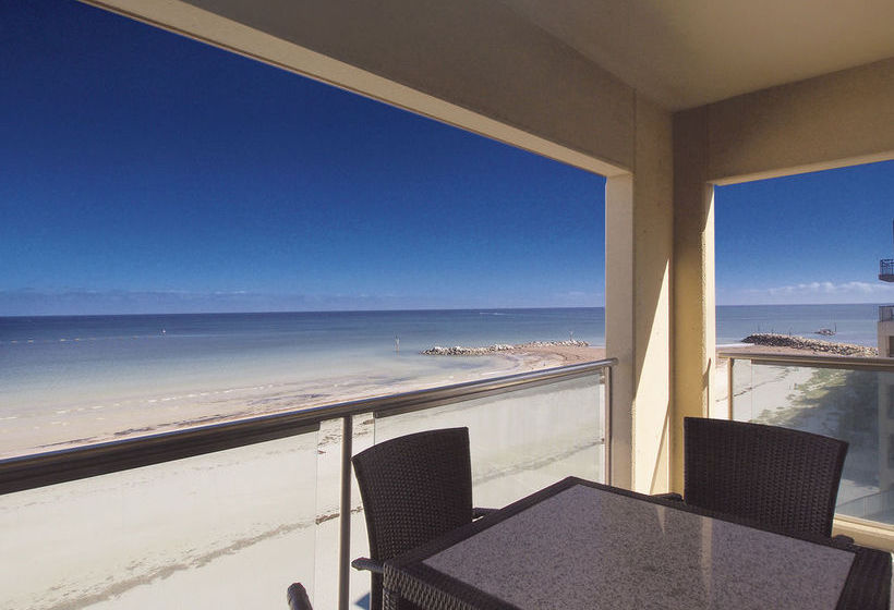 Hotel Oaks Plaza Pier | Glenelg | South Australia | Australia 6