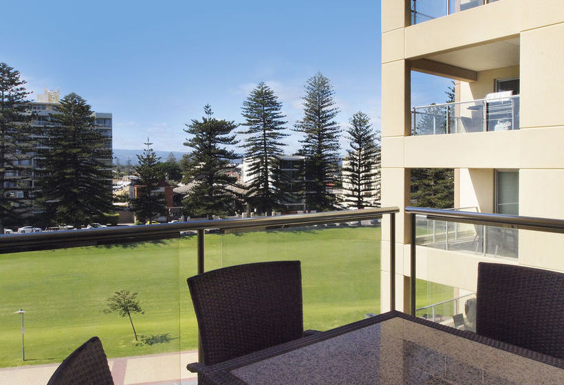 Hotel Oaks Plaza Pier | Glenelg | South Australia | Australia 7