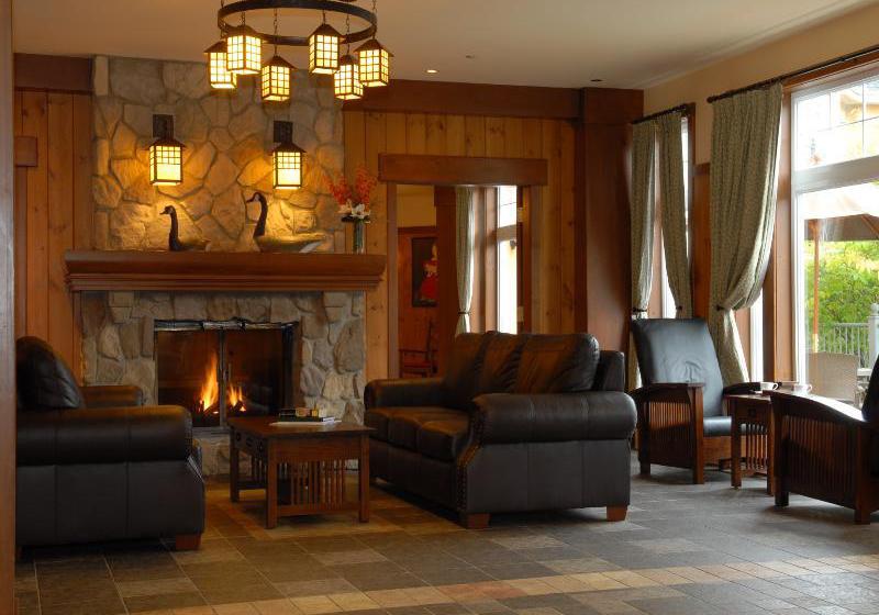 Hotel Tour Des Voyageurs | Mont Tremblant | Quebec | Canada 17