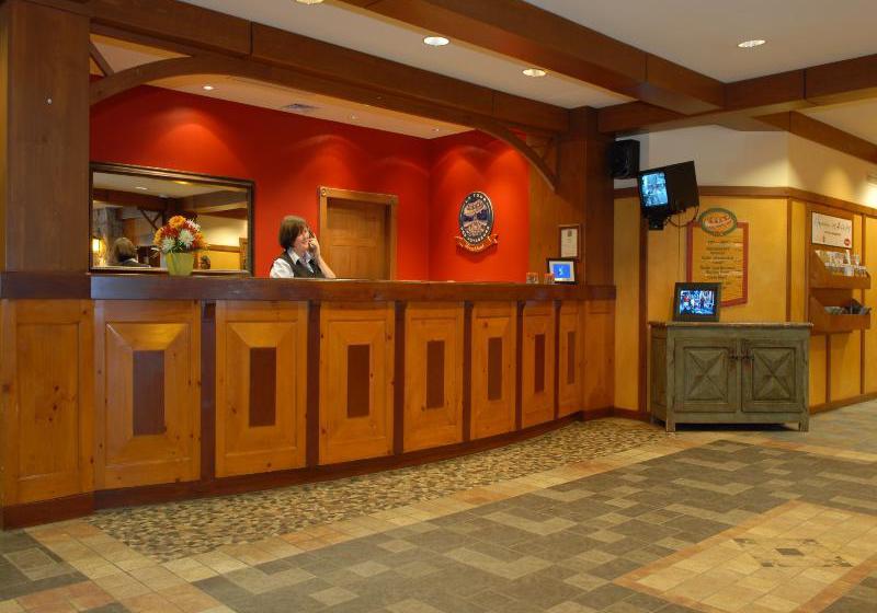 Hotel Tour Des Voyageurs | Mont Tremblant | Quebec | Canada 18