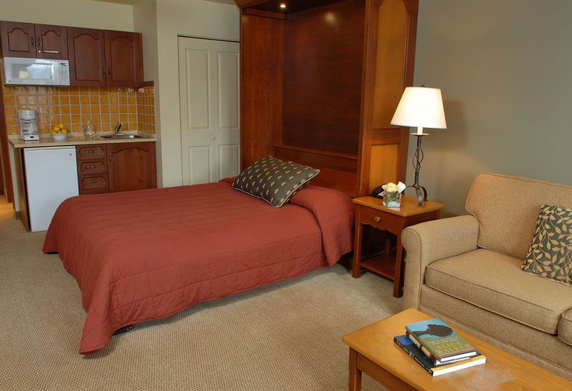 Hotel Tour Des Voyageurs | Mont Tremblant | Quebec | Canada 6